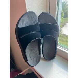 OOFOS OOmega OOah Limited Edition Black Velvet Platform Slide Sandals Women’s 8